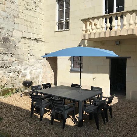 Jolie Maison Tuffeau Centre De Saumur Avec Local Velos Exterior foto